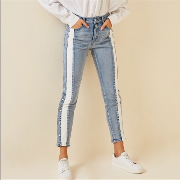 Snap Button Skinny Jeans - Picture 4 of 6